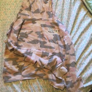 Cropped justice hoodie. Size 10 in kids. Pink